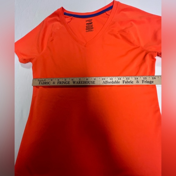 DANSKIN NOW WOMEN’S BRIGHT ORANGE TECH STRETCH SHORT SLEEVE V NECK T-SHIRT
MED - Picture 7 of 8